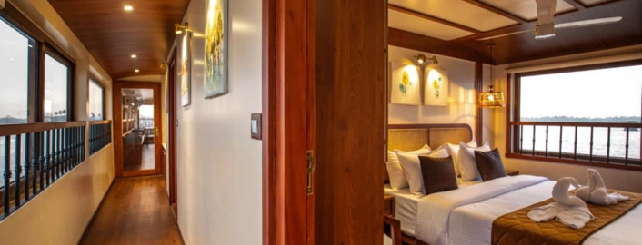 Alleppey houseboat tour with Touristhub Holidays