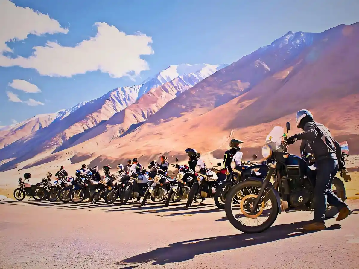 Ladakh bike tour with Tourist Hub India