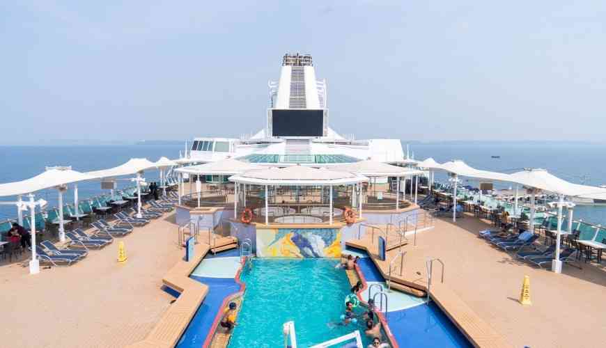 cordelia cruise Midship Pool